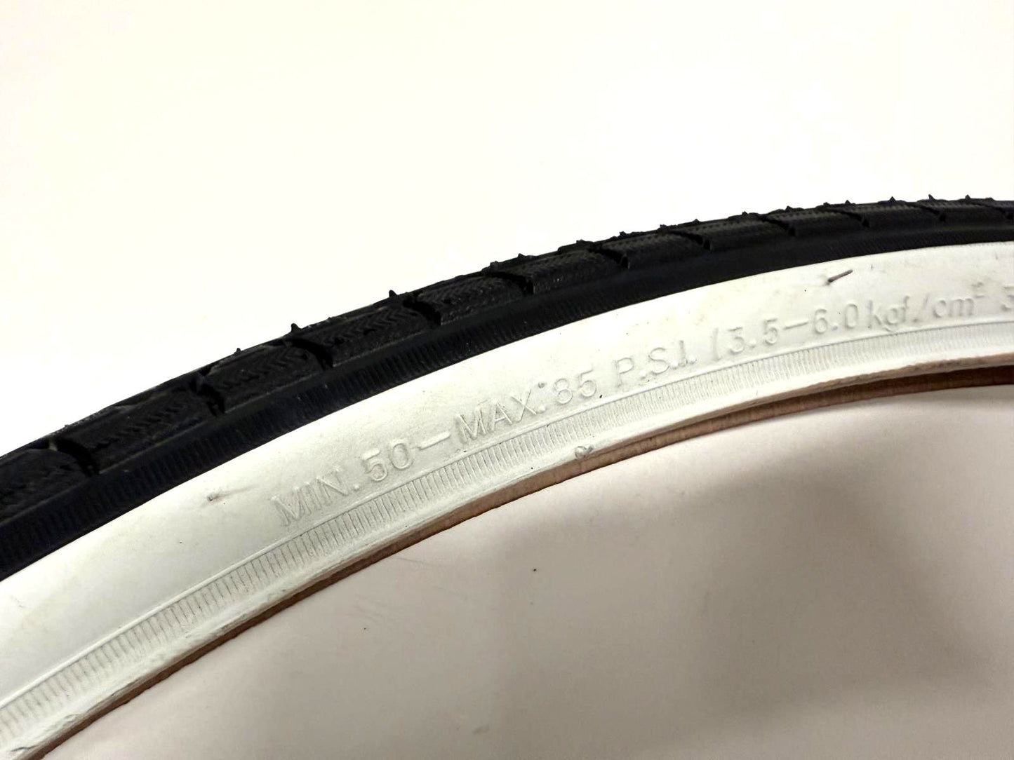 Lot of 2 Kenda Kwest White Wall K193 Wire Bead 700 x 32c 50-85 Urban Slick Tires